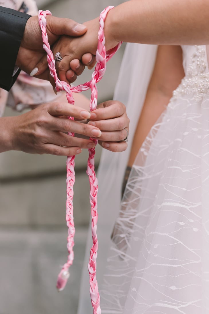 hand-fasting ceremony at an irish wedding